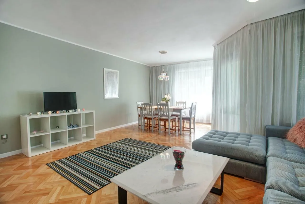 Spacious Flat Close To The American Embassy Apartment Sofia